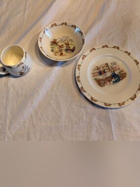 2/70$ Royal Doulton Children's Dinnerware Set in Cream And Brown With Bunny